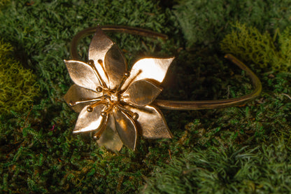 Love-in-a-Mist Bracelet